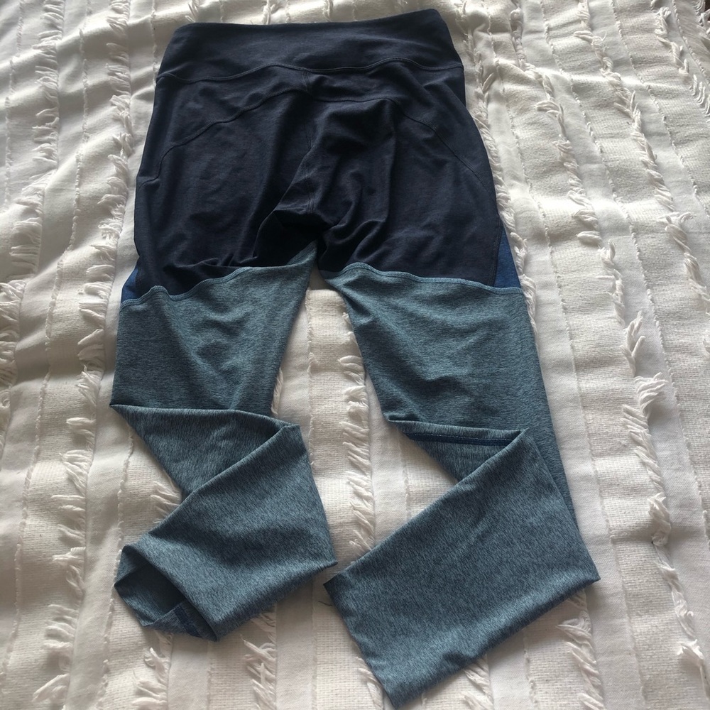 Outdoor Voices 7/8 Tritone Leggings in Navy/Deep Sea/Mist Size Medium - Picture 7 of 8